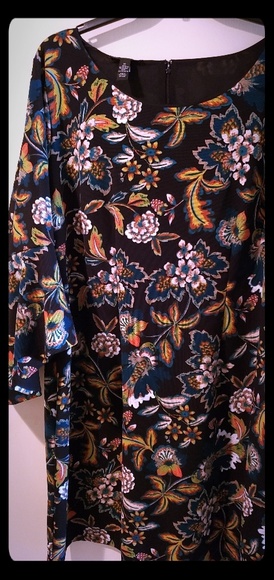 Dress - Picture 1 of 1